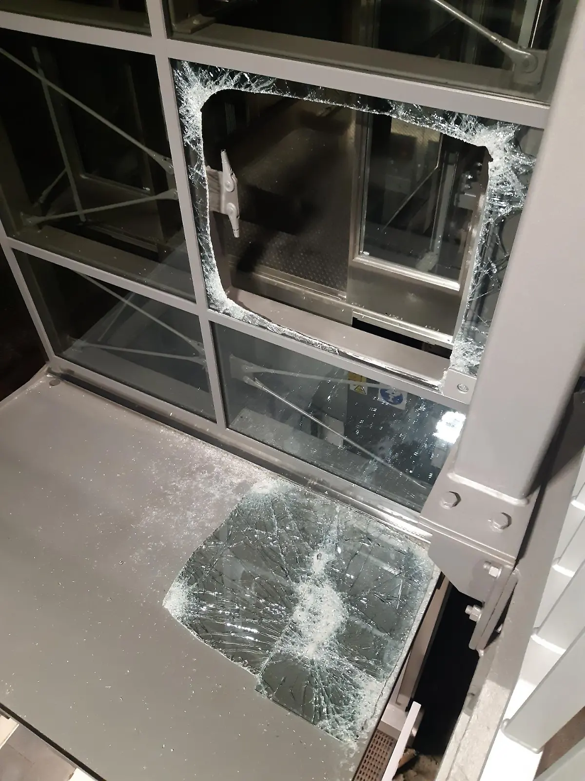 Nach zwei Stunden konnten der 16-Jährige endlich befreit werden.
