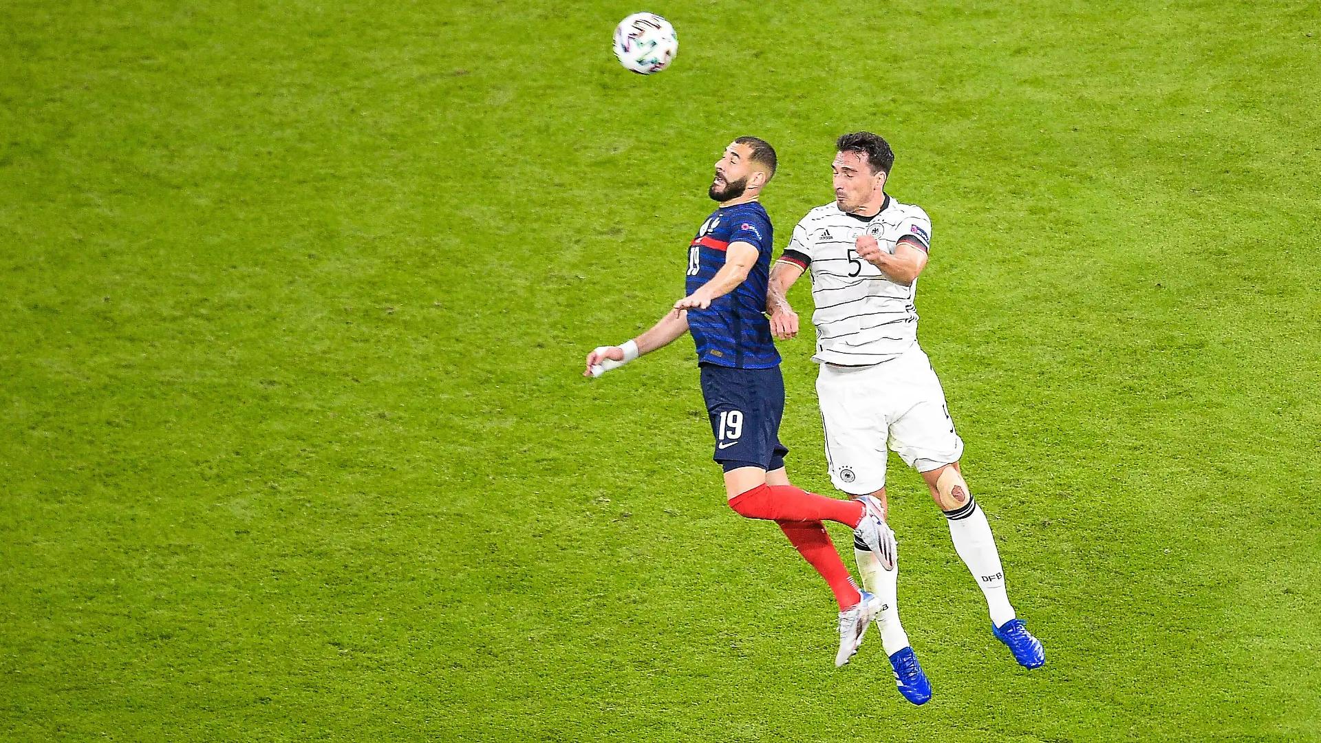 Karim Benzema 19 - France - M Hummels Allemagne - FOOTBALL : France vs Allemagne - Munich - 15/06/2021 FedericoPestellini/Panoramic PUBLICATIONxNOTxINxFRAxITAxBEL