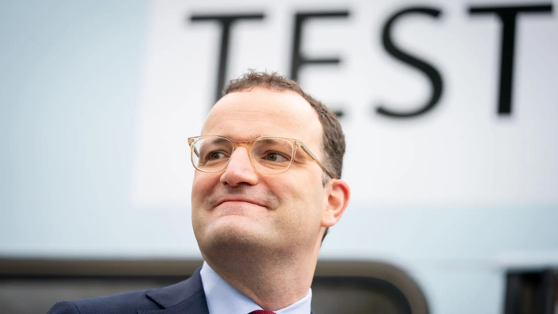 27.05.2021, Berlin: Jens Spahn (CDU), Bundesminister für Gesundheit, eröffnet eine Corona-Teststelle in einem Bus. Der Bus wurde von dem CDU-Bundestagsabgeordneten Heilmann gespendet. Foto: Kay Nietfeld/dpa +++ dpa-Bildfunk +++