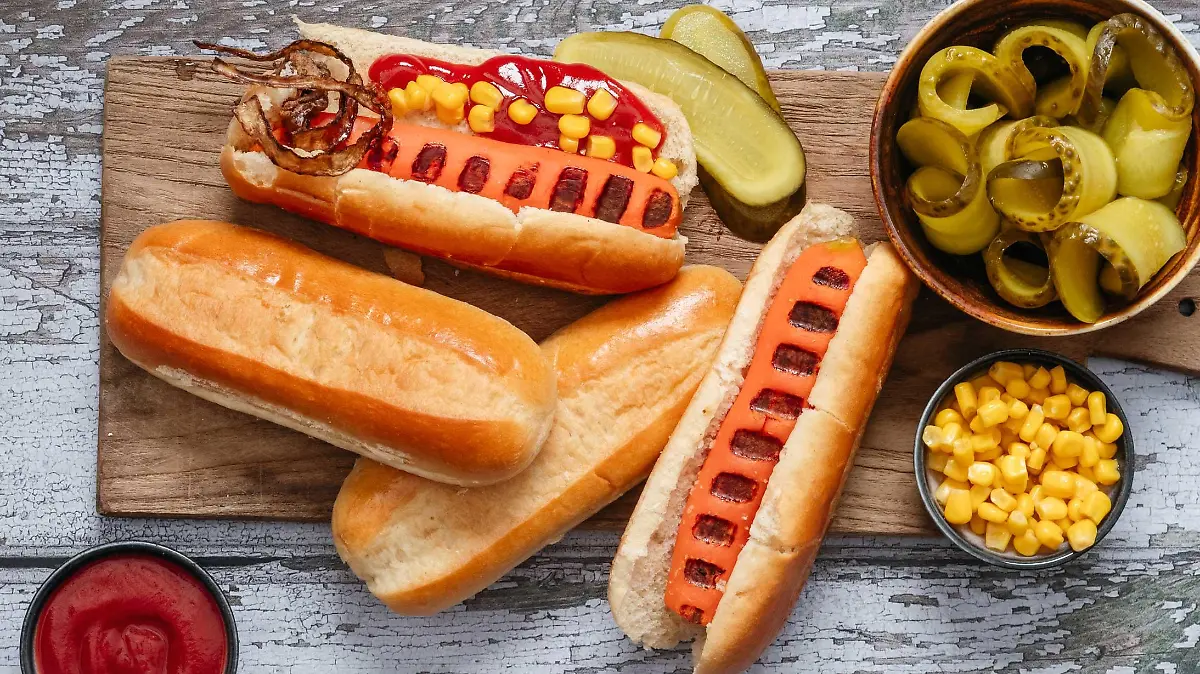 Vegetarische Hotdogs mit Möhren