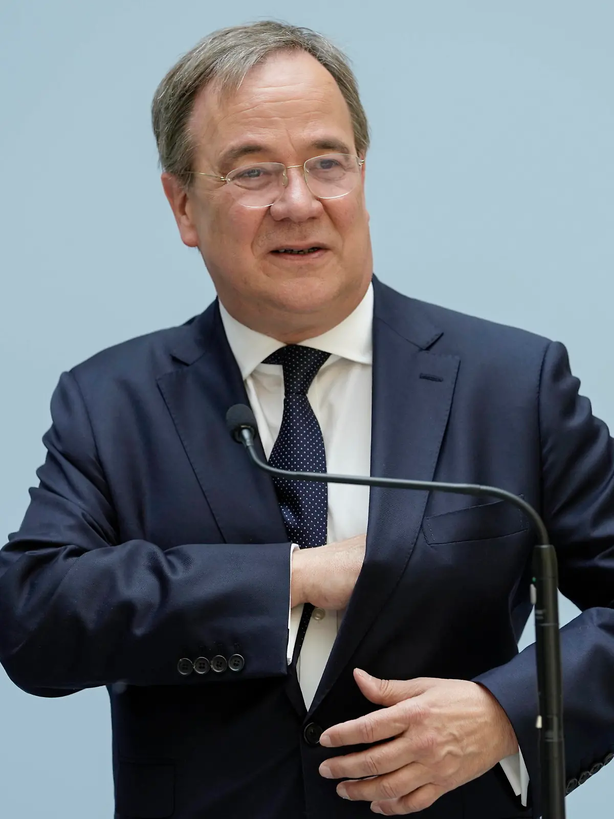 NRW Ministerpraesident empfaengt belarussische Opposition Swetlana Tichanowskaja in der Landesvertretung in Berlin Aktuell, 11.06.2021, Berlin Ministerpraesident Armin Laschet im Portrait beim Empfang der belarussische Oppositionsanfuehrerin Swetlana Tichanowskaja in der Landesvertretung in Berlin zum Vier-Augen-Gespraech Berlin Berlin Deutschland *** NRW State Premier receives Belarusian opposition Svetlana Tikhanovskaya at the State Representation in Berlin News, 11 06 2021, Berlin State Premier Armin Laschet in portrait at the reception of Belarusian opposition leader Svetlana Tikhanovskaya at the State Representation in Berlin for a four-eyes talk Berlin Berlin Germany 
