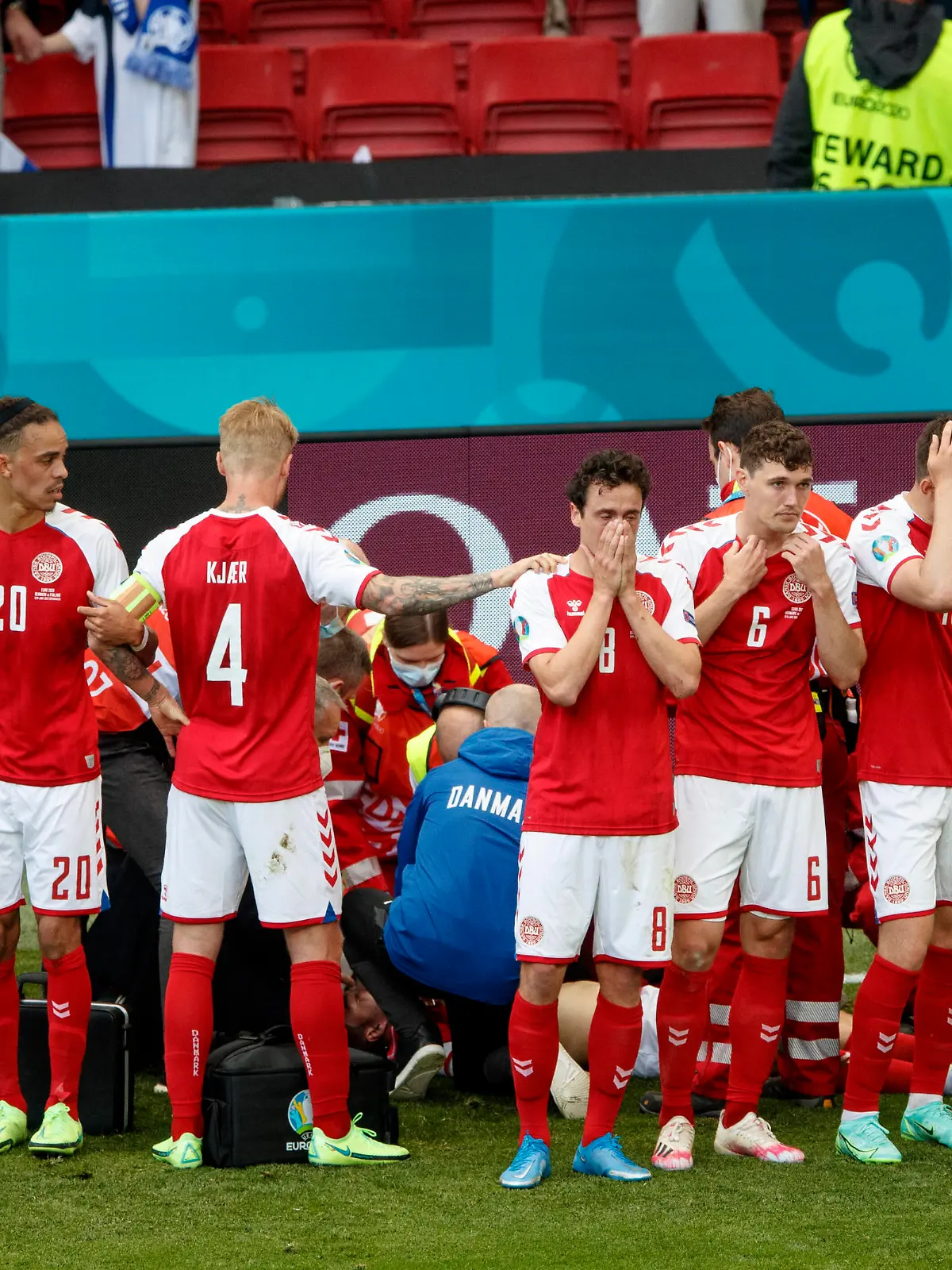  Christian Eriksen, 10 DEN helped by medial people during the UEFA EURO, EM, Europameisterschaft,Fussball 2020 Championship Group B match between Denmark and Finland on June 12, 2021 in Copenhagen, Denmark. Tomi Hänninen/Newspix24 PUBLICATIONxNOTxINxFINxSWExNORxAUT Copyright: xTomixHänninenx np24thth1245588107