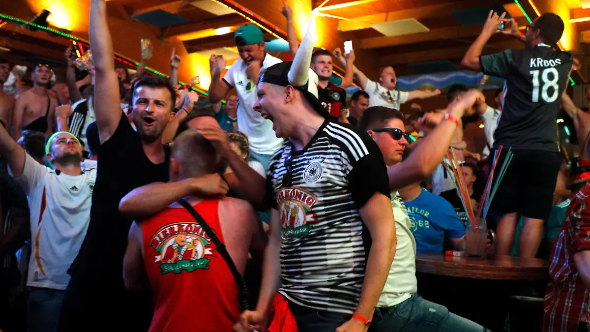 Bierkönig Fußballparty