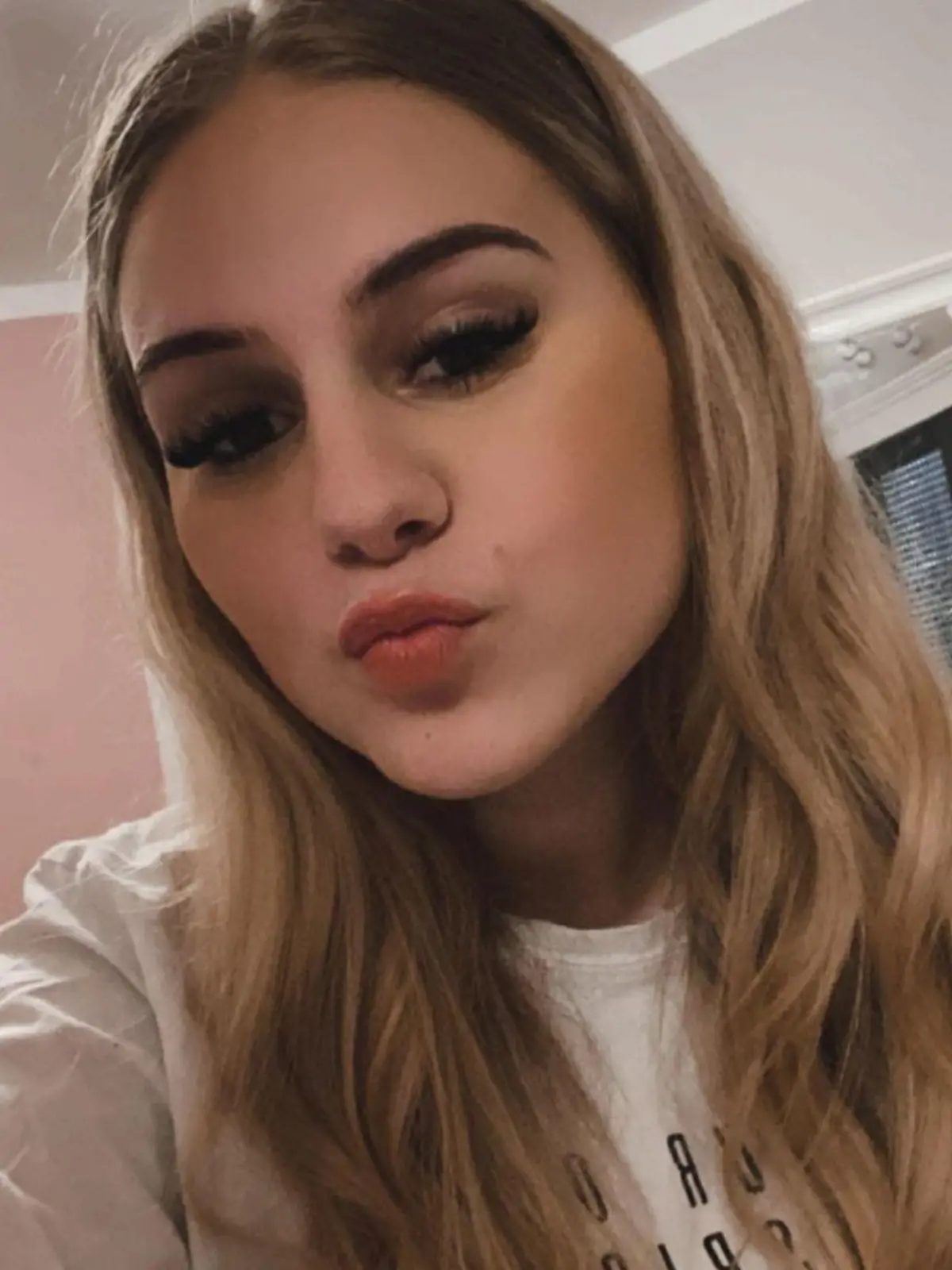 Estefania Wollny veröffentlicht ihren neuen Song