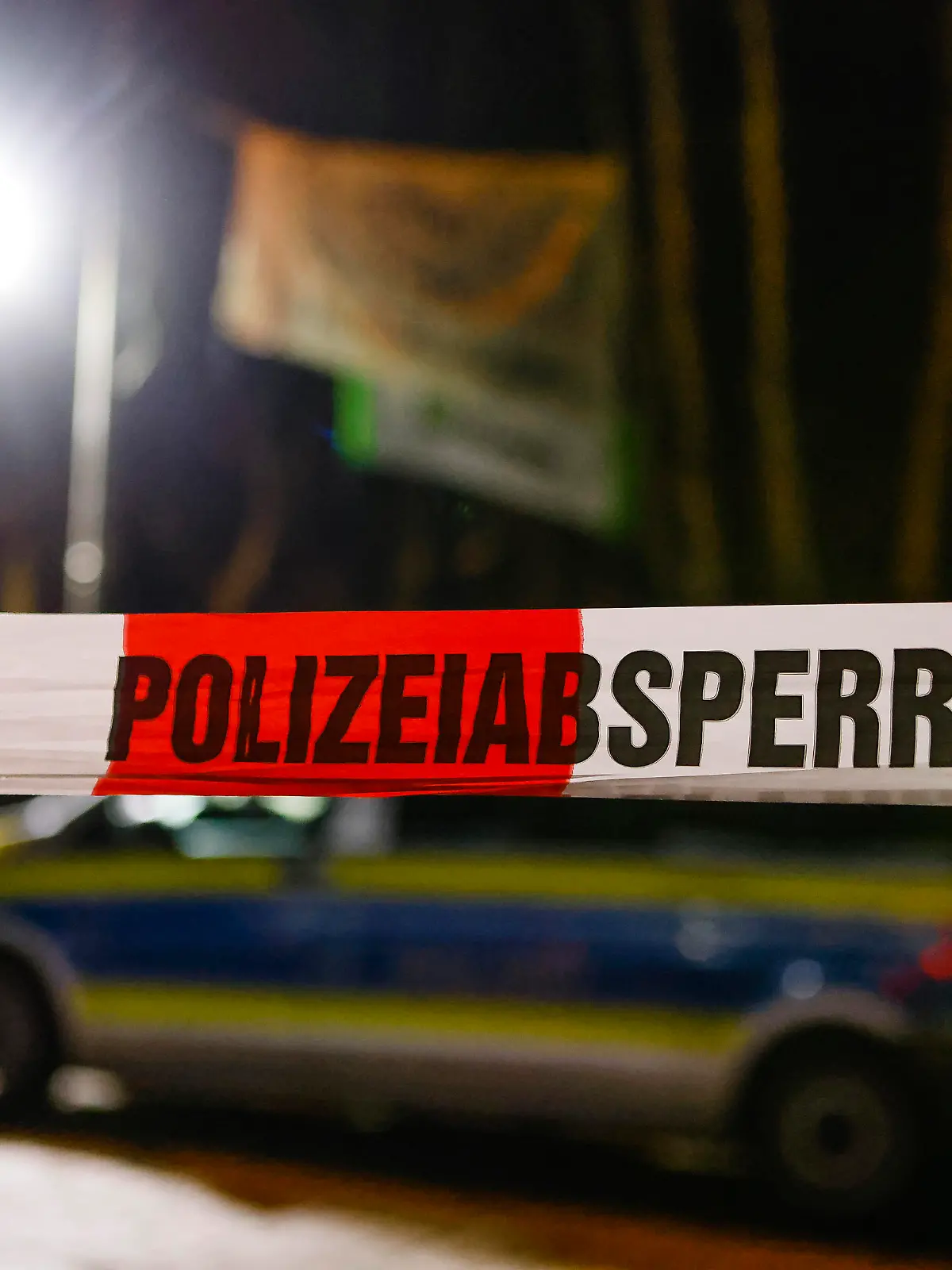 Polizeieinsatz in der Nacht (Symbolfoto)