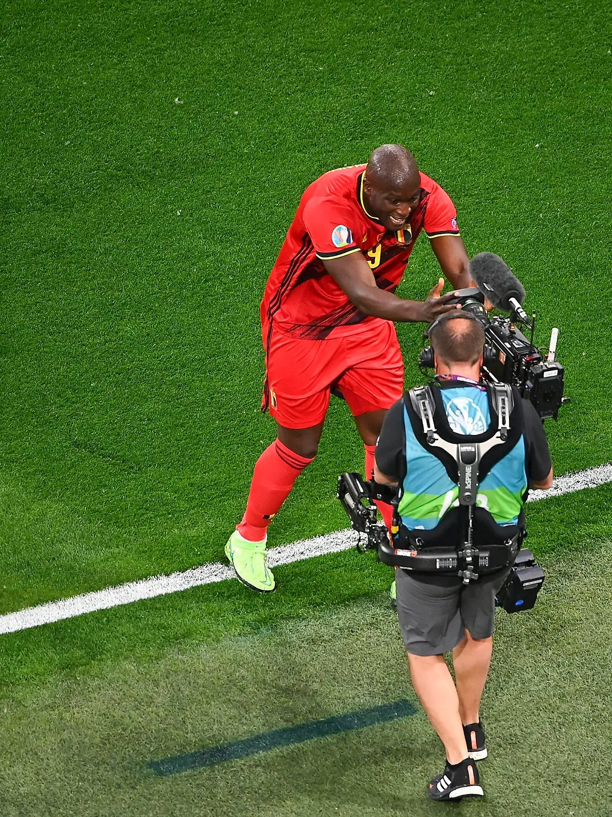 ST PETERSBURG, RUSSIA - JUNE 12 : Romelu Lukaku forward of Belgium celebrates scoring the 1-0 with the camera pictured during the 16th UEFA EURO, EM, Europameisterschaft,Fussball 2020 Championship Group B match between Belgium and Russia on June 12, 2021 in St Petersburg, Russia, 12/06/2021 FOOTBALL : Belgique Vs Russie - Euro 2020 - Group B - 12/06/2021 Photonews/Panoramic PUBLICATIONxINxGERxSUIxAUTxHUNxONLY 