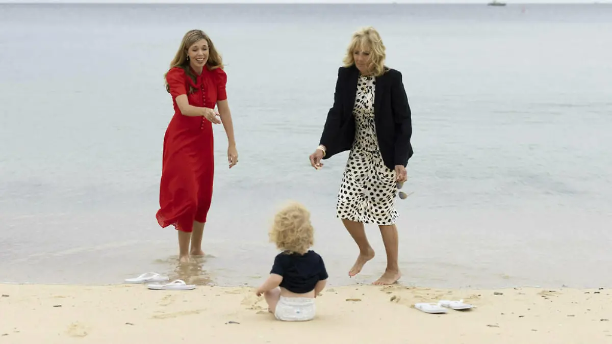 Carrie Johnson und Jill Biden: Die First Ladys beim Strandbesuch
