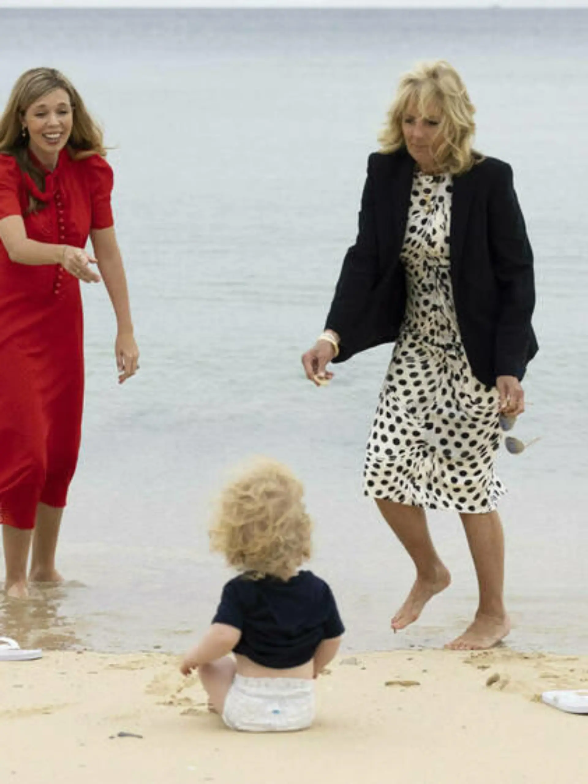Carrie Johnson und Jill Biden: Die First Ladys beim Strandbesuch