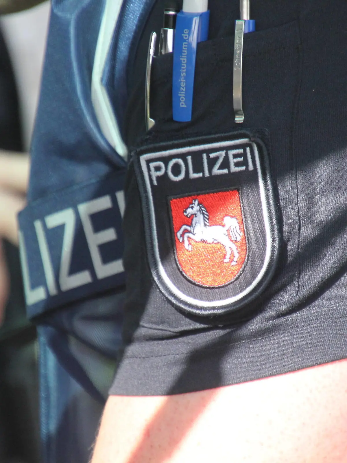  Symbolbilder / Themenbilder: Polizei, Rettungsdienst, Feuerwehr Feuerwehr, Rettungsdienst, Polizei, Einsatz, Blaulicht, Notfall, Feuer, Brand, Notruf, Einsatzstelle, Hilfe, Notarzt, NEF, Notarzteinsatzfahrzeug, Notarzteinsatz, Einsatz, Feuerwehr, Arzt, Rettungswagen, RTW, Krankenhaus, Berufsfeuerwehr, 112, Blaulicht, Einsatzfahrt, Erste Hilfe, Europa, Deutschland, Unfall, Medizinischer Notfall, Fahrzeug, Notfallsanitäter, Sanitäter, Rettungsasisstent, Retter, Rettung, Notdienst, Personenschaden, Schlaganfall, Herzinfarkt, Verkehrsunfall, Feuer, Brand, Autobahn, Innenstadt, Gesellschaft, Notruf, Hilfe, Blutdruck, Blutzucker, Unterzuckerung, Corona, Covid19, Coronapandemie, Festnahme, Polizist, Einsatzkraft, Nachrichten Deutschland *** S Copyright: xMDx
