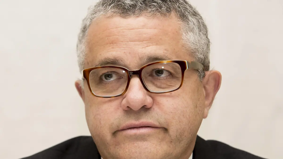 January 15, 2016 - Hollywood, California, U.S. - Jeffrey Toobin author The People v. O. J. Simpson: American Crime Story FX Hollywood U.S. PUBLICATIONxINxGERxSUIxAUTxONLY - ZUMAg203 20160115_zap_g203_101 Copyright: xArmandoxGallox