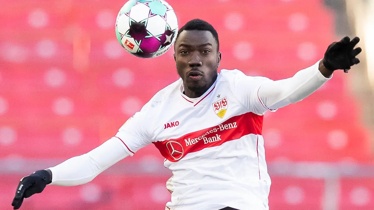 ARCHIV - 13.02.2021, Baden-Württemberg, Stuttgart: Fußball: Bundesliga, VfB Stuttgart - Hertha BSC, 21. Spieltag, Mercedes-Benz Arena. Stuttgarts Silas Wamangituka in Aktion. Fußballprofi Silas Wamangituka hat offenbar zwei Jahre lang unter falscher Identität für den VfB Stuttgart gespielt. (zu dpa "Name und Alter falsch? VfB-Stürmer Silas wohl mit anderer Identität") Foto: Tom Weller/dpa +++ dpa-Bildfunk +++