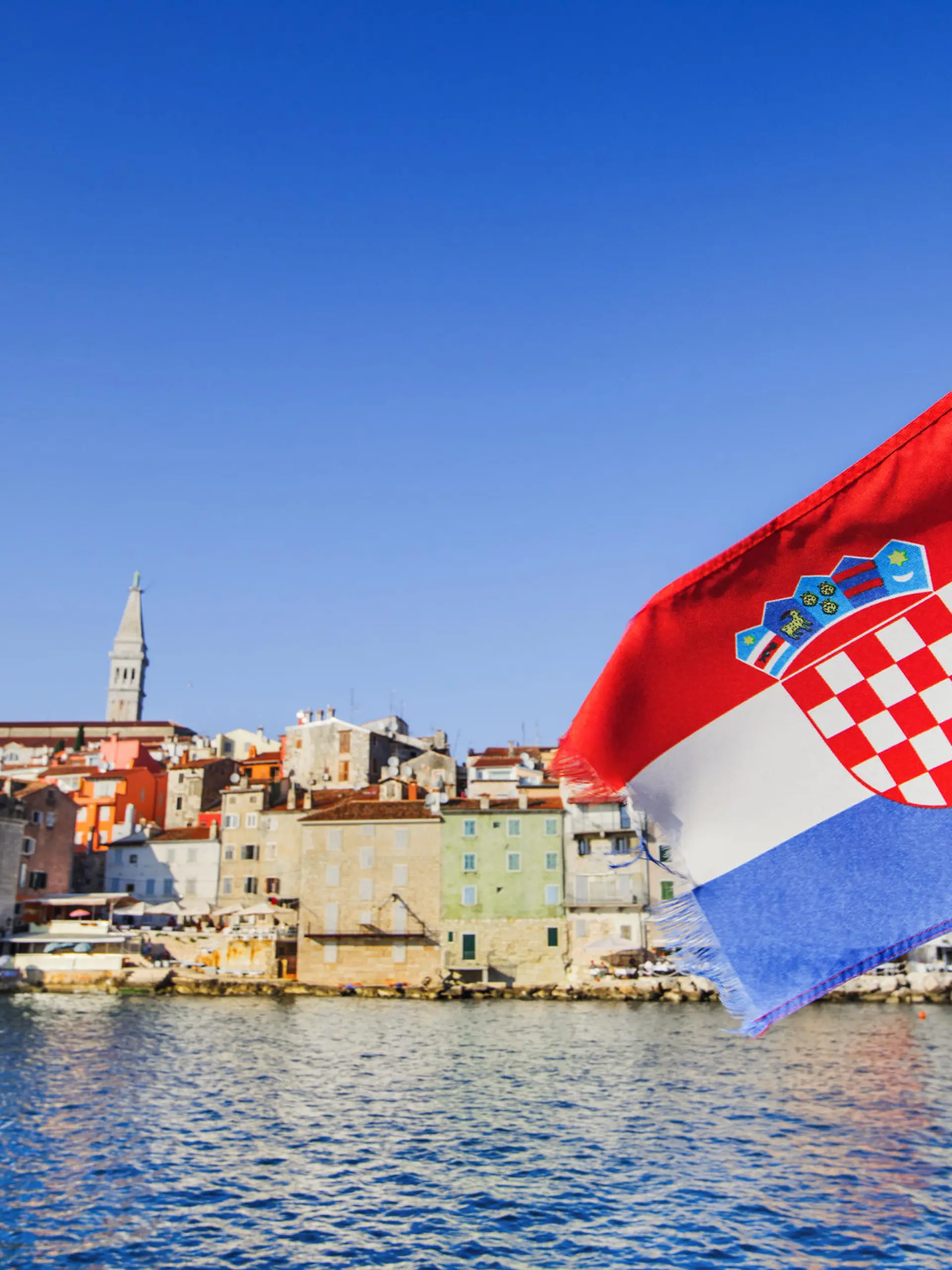 Kroatische Fahne weht über Stadt