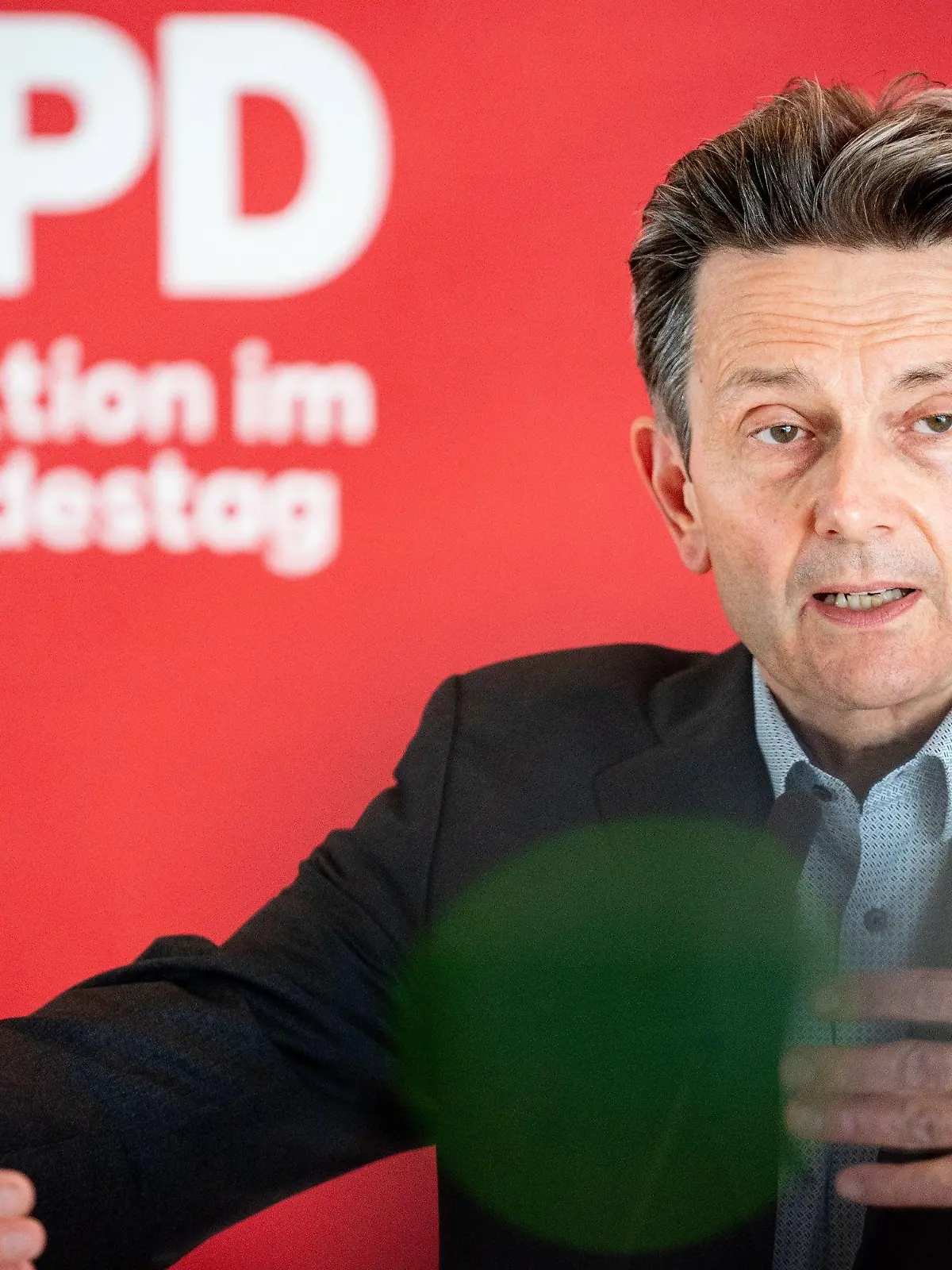 08.06.2021, Berlin: Rolf Mützenich, Vorsitzender der SPD-Bundestagsfraktion, gibt ein Pressestatement zu Beginn der Sitzung der Bundestagsfraktion seiner Partei. Foto: Kay Nietfeld/dpa +++ dpa-Bildfunk +++