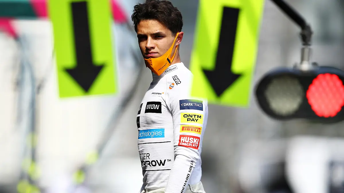 BAKU, AZERBAIJAN - JUNE 06: Lando Norris of Great Britain and McLaren F1 walks in the Pitlane prior to the F1 Grand Prix of Azerbaijan at Baku City Circuit on June 06, 2021 in Baku, Azerbaijan. (Photo by Mark Thompson/Getty Images)