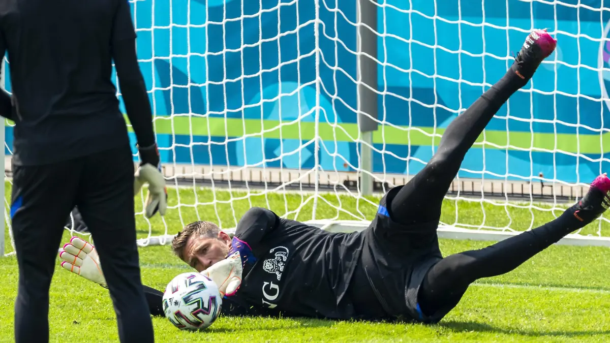 ZEIST, Netherlands, 09-06-2021, football, , training before the UEFA European Championship, EM, Europameisterschaft 2021, Netherlands goalkeeper Maarten Stekelenburg Training Netherlands for UEFA EURO, EM, Europameisterschaft,Fussball 2020 09-06 PUBLICATIONxNOTxINxNED x12096859x Copyright: