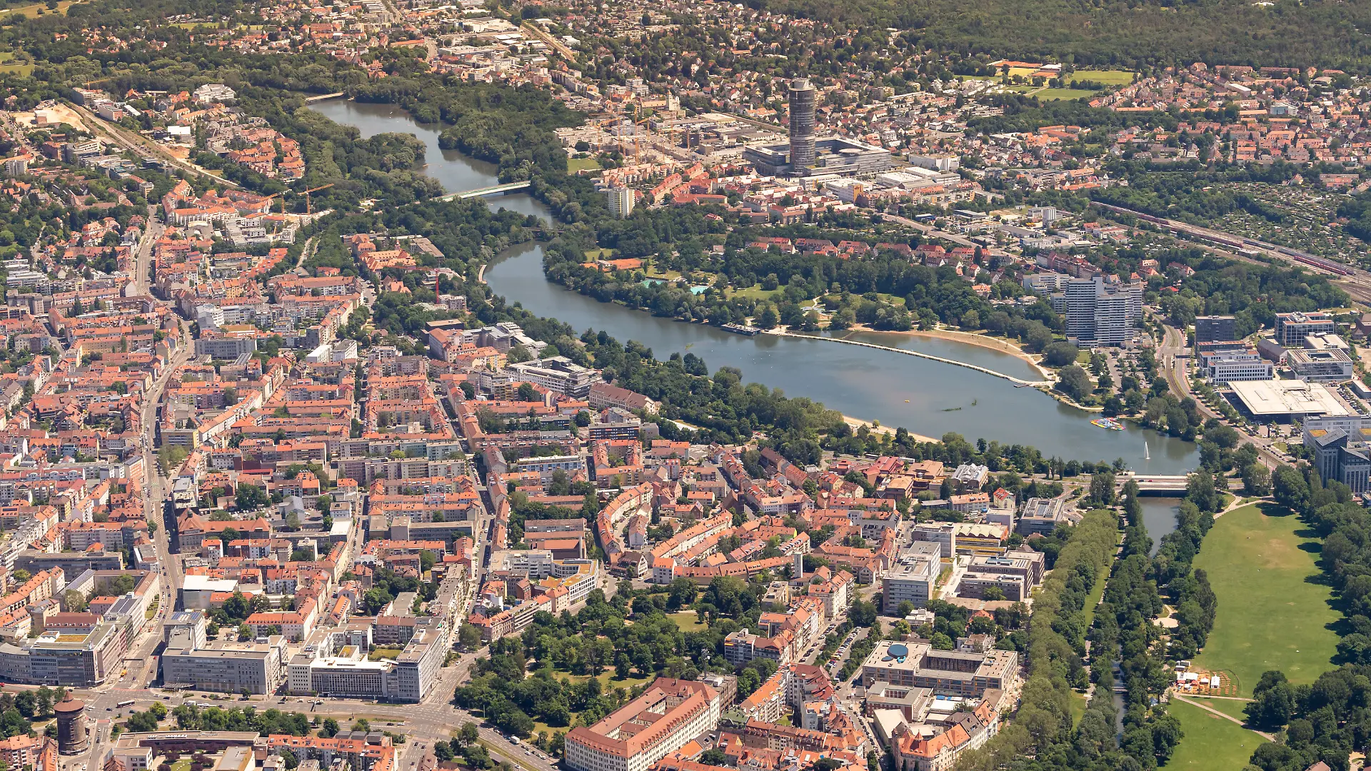 Die Stadt Nürnberg mit dem Wöhrder See