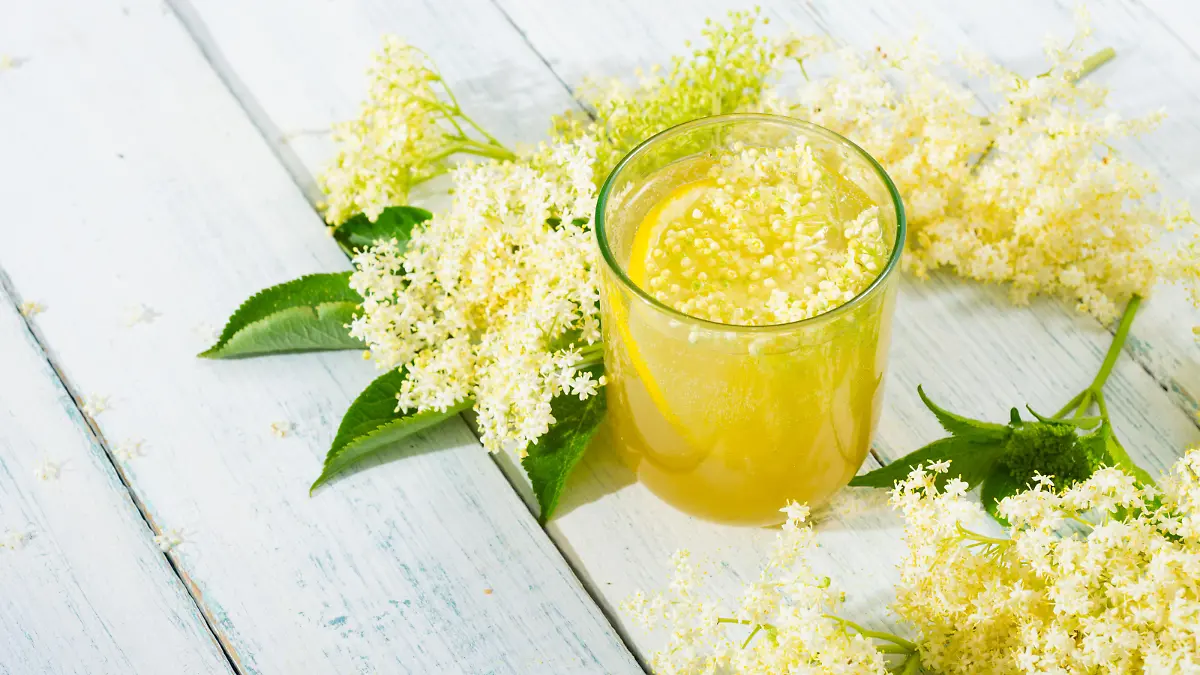 Holunderblütensirup
