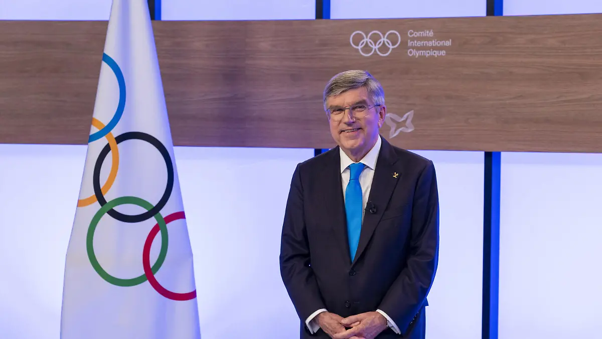 International Olympic Committee President Thomas Bach announces the  IOC Refugee Team members for Tokyo 2020 in Lausanne, Switzerland, June 8, 2021. Greg Martin/IOC/Handout via REUTERS THIS IMAGE HAS BEEN SUPPLIED BY A THIRD PARTY. NO RESALES. NO ARCHIVES