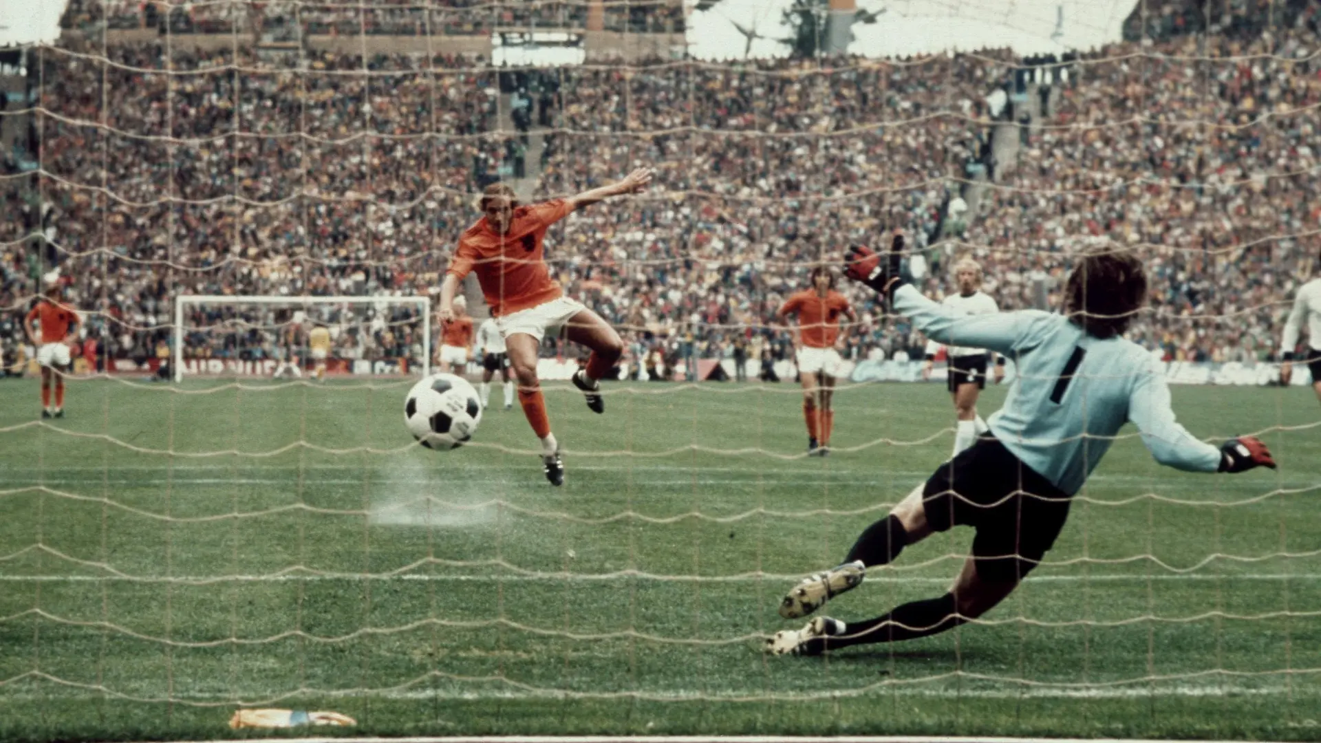 Johan Neeskens ließ Sepp Maier 1974 im WM-Finale vom Punkt keine Chance