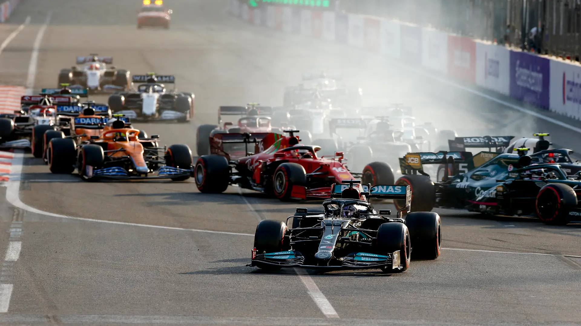 Re-start, 44 Lewis Hamilton GBR, Mercedes-AMG Petronas F1 Team, F1 Grand Prix of Azerbaijan at Baku City Circuit on June 6, 2021 in Baku, Azerbaijan. Photo by HOCH ZWEI Baku Azerbaijan *** Re start, 44 Lewis Hamilton GBR, Mercedes AMG Petronas F1 Team , F1 Grand Prix of Azerbaijan at Baku City Circuit on June 6, 2021 in Baku, Azerbaijan Photo by HOCH ZWEI Baku Azerbaijan