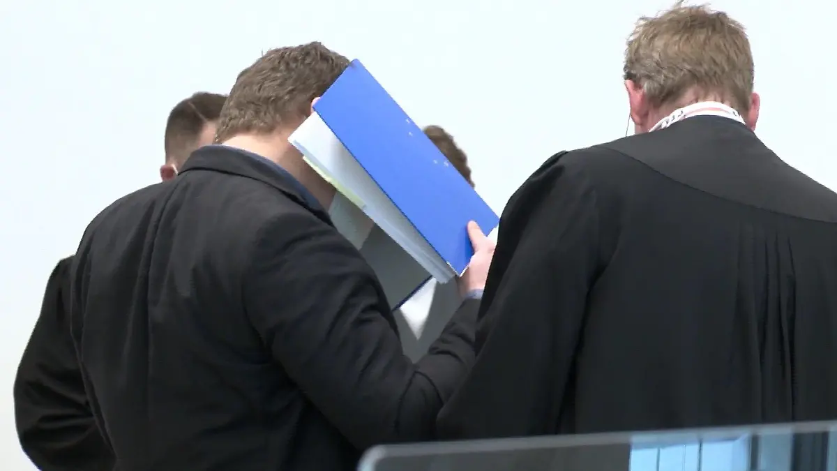 Der Mann (39) muss sich ab heute vor dem Gericht in Nürnberg verantworten.