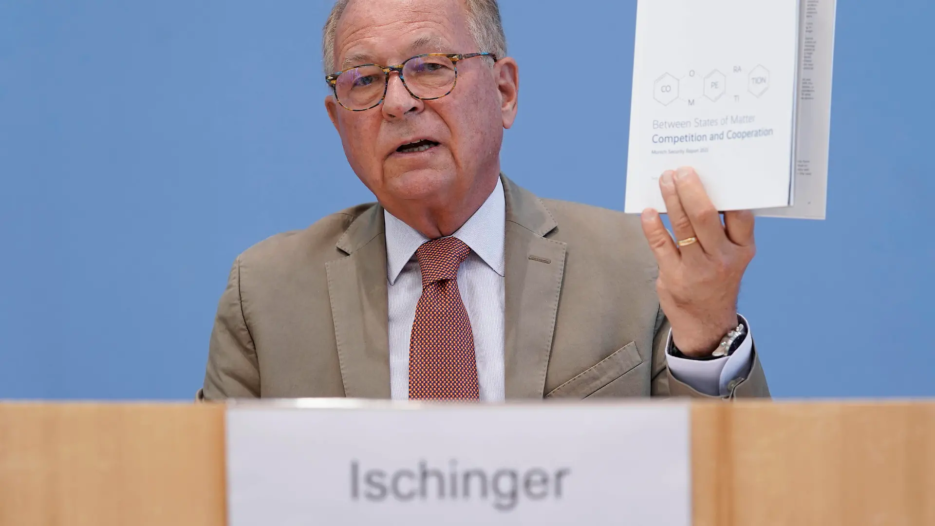 Bundespressekonferenz Munich Security Report 2021 Aktuell,09.06.2021,Berlin,Wolfgang Ischinger, MSC-Vorsitzender im Portrait bei der Bundespressekonferenz zum Thema Munich Security Report 2021 Berlin Berlin Deutschland *** Federal Press Conference Munich Security Report 2021 News,09 06 2021,Berlin,Wolfgang Ischinger, MSC Chairman in portrait at the Federal Press Conference on Munich Security Report 2021 Berlin Berlin Germany