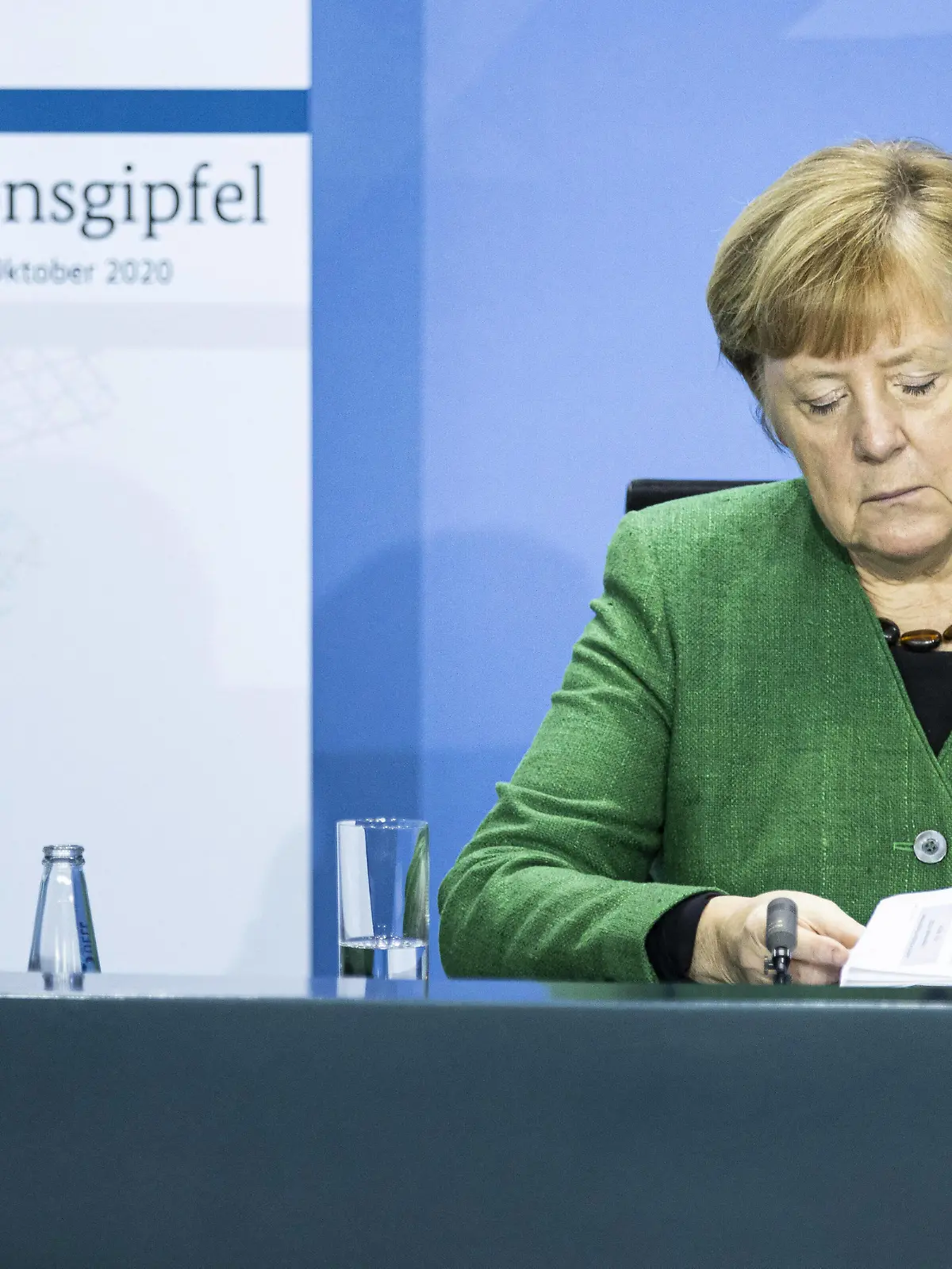  Angela Merkel, Bundeskanzlerin, aufgenommen im Rahmen einer Pressekonferenz zum 12. Integrationsgipfel in Berlin, 19.10.2020. Berlin Deutschland *** Angela Merkel, Federal Chancellor, recorded at a press conference on the occasion of the 12th Integration Summit in Berlin, 19 10 2020 Berlin Germany Copyright: xFlorianxGaertner/photothek.netx
