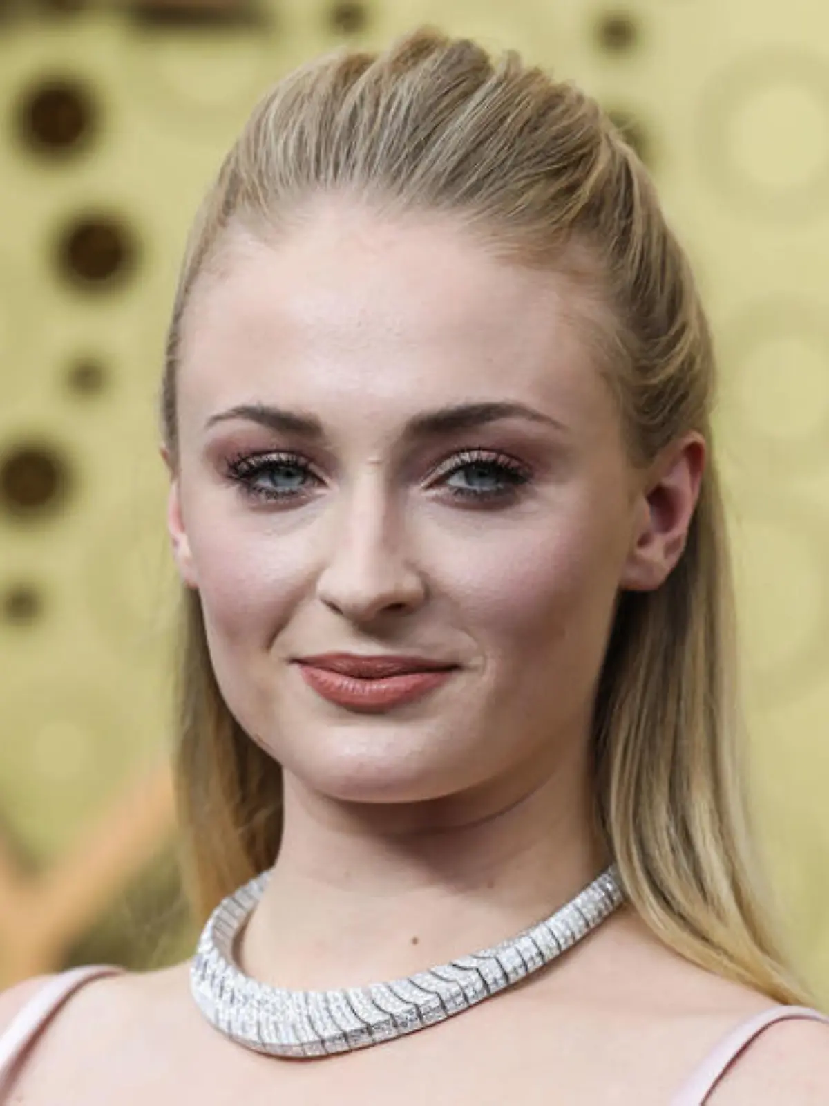 Sophie Turner spricht Prinzessin Charlotte in "The Prince"