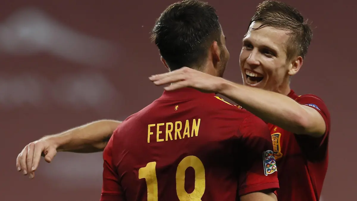  Spain s winger Ferran Torres L celebrates with his teammate Dani Olmo R after scoring the 5-0 during the UEFA Nations League group 4 soccer match between Spain and Germany at La Cartuja Stadium in Sevilla, Spain, 17 November 2020. Spain - Germany ACHTUNG: NUR REDAKTIONELLE NUTZUNG PUBLICATIONxINxGERxSUIxAUTxONLY Copyright: xJosexManuelxVidalx GRAFCAT4664 20201117-637412490578951480