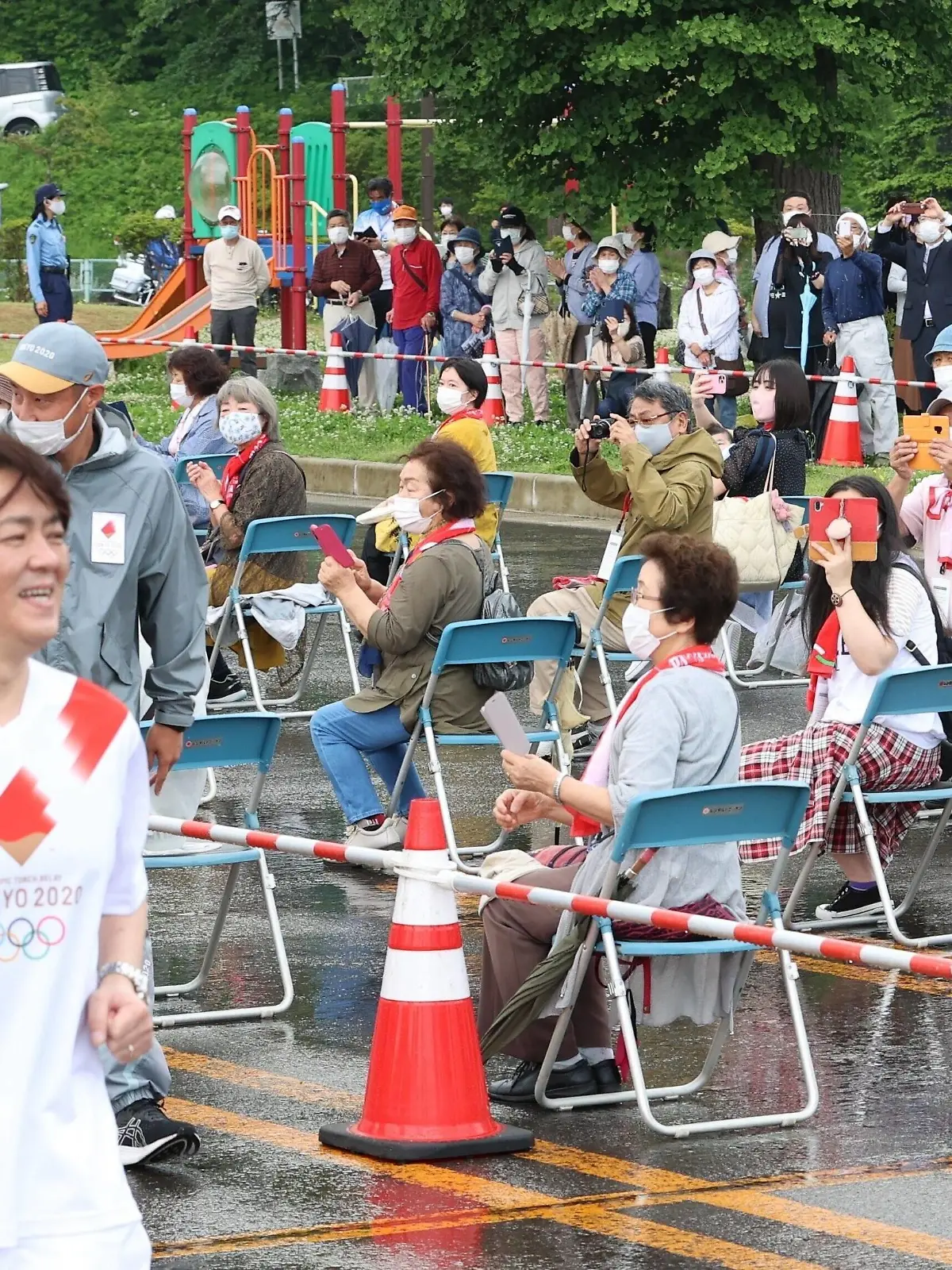  Tokyo Olympic torch relay Opera singer Satoshi Chubachi runs during the Tokyo Olympic torch relay in the Akita Prefecture city of Yuzawa, northeastern Japan, on June 8, 2021. PUBLICATIONxINxGERxSUIxAUTxHUNxONLY