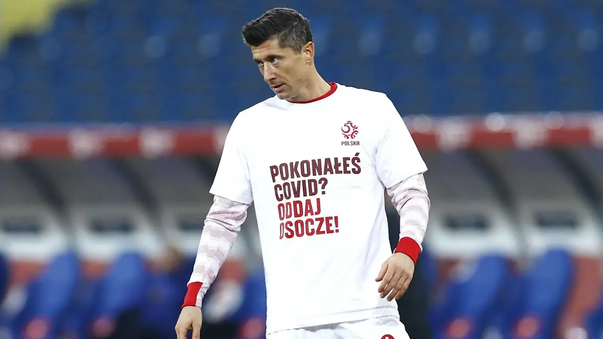 CHORZOW - Robert Lewandowski of Poland during the UEFA Nations League match between Poland and the Netherlands at the Slaski Stadium on November 18, 2020 in Chorzow, Poland. ANP KOEN VAN WEEL UEFA Nations League qualifier 2020/2021 xVIxANPxSportx/xxANPxIVx *** CHORZOW Robert Lewandowski of Poland during the UEFA Nations League match between Poland and the Netherlands at the Slaski Stadium on November 18, 2020 in Chorzow, Poland ANP KOEN VAN WEEL UEFA Nations League qualifier 2020 2021 xVIxANPxSportx xxANPxIVx 425292075 