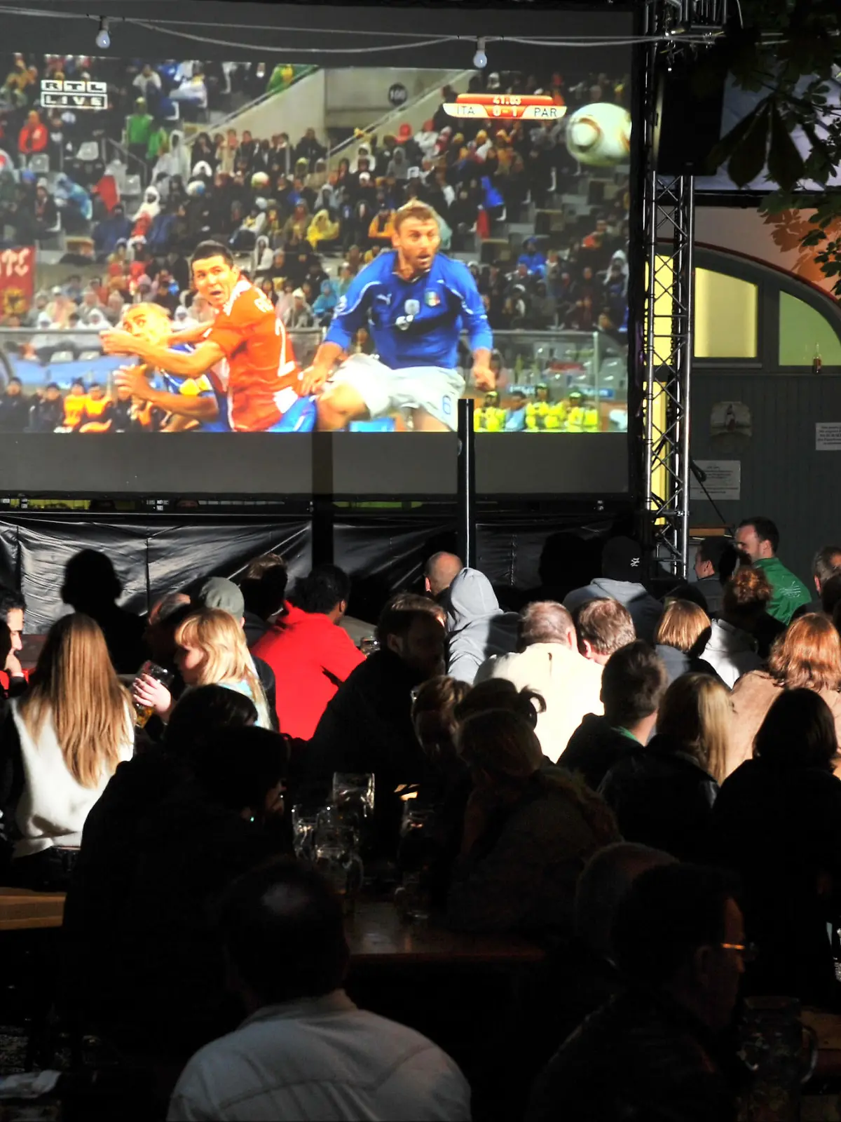Public Viewing im Biergarten