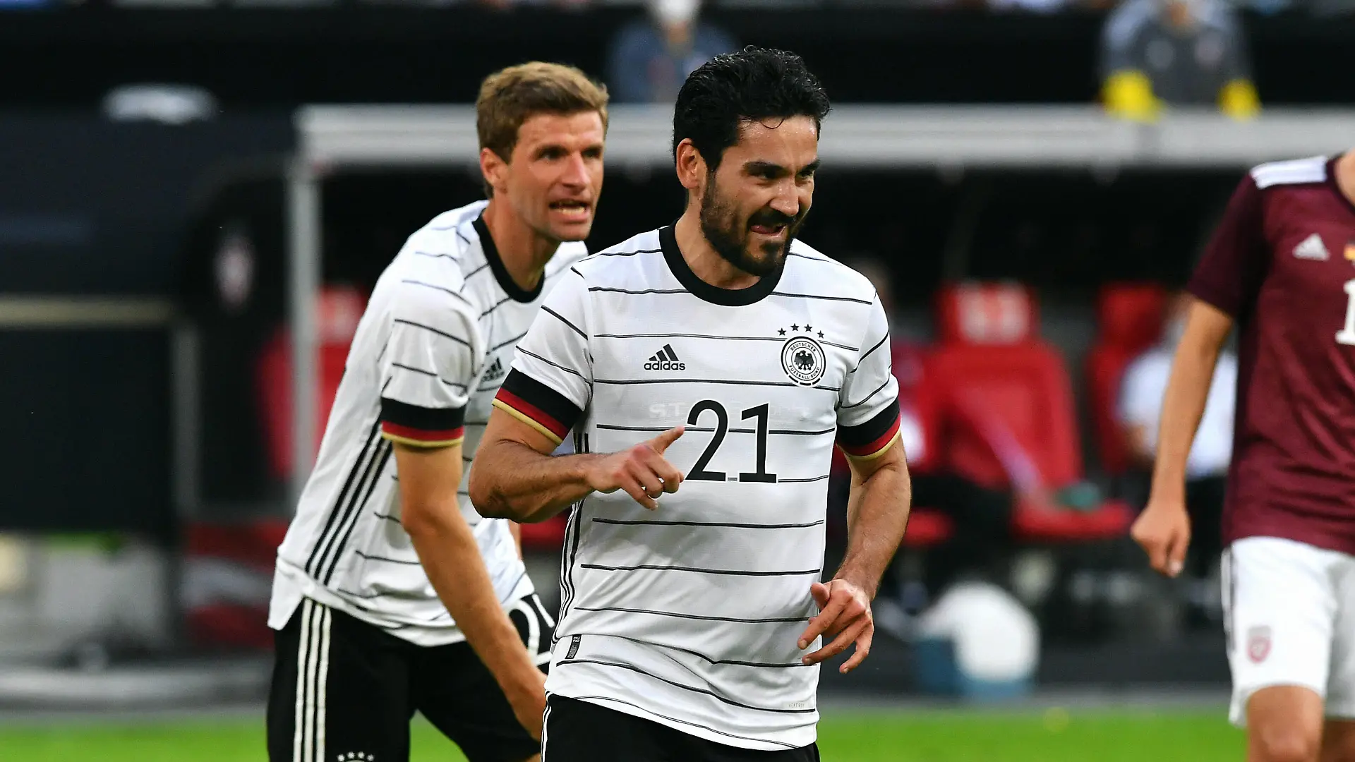 Fussball, Herren, Deutschland, Nationalmannschaft Testspiel zur Euro 2021, Merkur-Spiel-Arena Düsseldorf: Deutschland weiss - Lettland rot Jubel Ilkay Gündogan GER nach seinem Tor zum 2:0. Jubel, Freude, Aktion. DFB/UEFA regulations prohibit any use of photographs as image sequences and/or quasi-video. EDITORIAL USE ONLY *** Football, Men, Germany, National Team Test Match for Euro 2021, Merkur Spiel Arena Düsseldorf Germany white Latvia red cheering Ilkay Gündogan GER after his goal for 2 0 cheering, joy, action DFB UEFA regulations prohibit any use of photographs as image sequences and or quasi video EDITORIAL USE ONLY