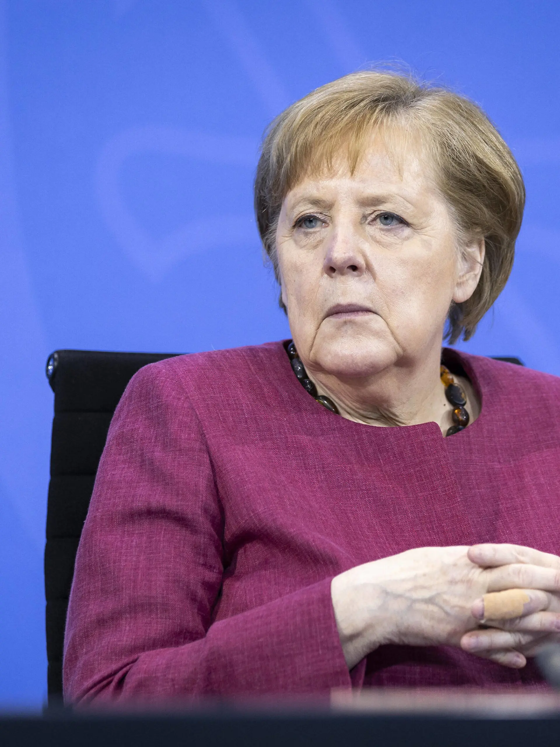  Bundeskanzlerin Angela Merkel, CDU, aufgenommen waehrend einer gemeinsamen Pressebegegnung mit dem Ministerpraesidenten des Landes Brandenburg Dietmar_Woidke, SPD, hier nicht im Bild im Anschluss an die 48. Regionalkonferenz der Regierungschefs der ostdeutschen Laender MPK-Ost. Berlin, 02.06.2021. Berlin Deutschland *** German Chancellor Angela Merkel, CDU, photographed during a joint press meeting with the State Premier of Brandenburg Dietmar Woidke, SPD, not pictured here following the 48 Regional Conference of the Heads of Government of the Eastern German States MPK East Berlin, 02 06 2021 Berlin Germany Copyright: xJaninexSchmitz/photothek.dex