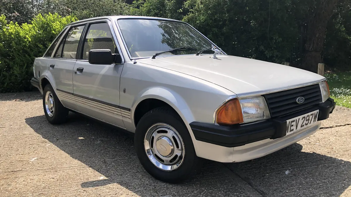 HANDOUT - 08.06.2021, Großbritannien, -: Das vom Auktionshaus Reeman Dansie zur Verfügung gestellte Foto zeigt einen Ford Escort, den ehemaligen Wagen von Prinzessin Diana. Das silberfarbene Auto vom Modell 1,6l Ghia, den Prinz Charles seiner Verlobten im Mai 1981 geschenkt hat, wird versteigert. Foto: Reeman Dansie Auctions/PA Media/dpa - ACHTUNG: Nur zur redaktionellen Verwendung im Zusammenhang mit der aktuellen Berichterstattung und nur mit vollständiger Nennung des vorstehenden Credits +++ dpa-Bildfunk +++