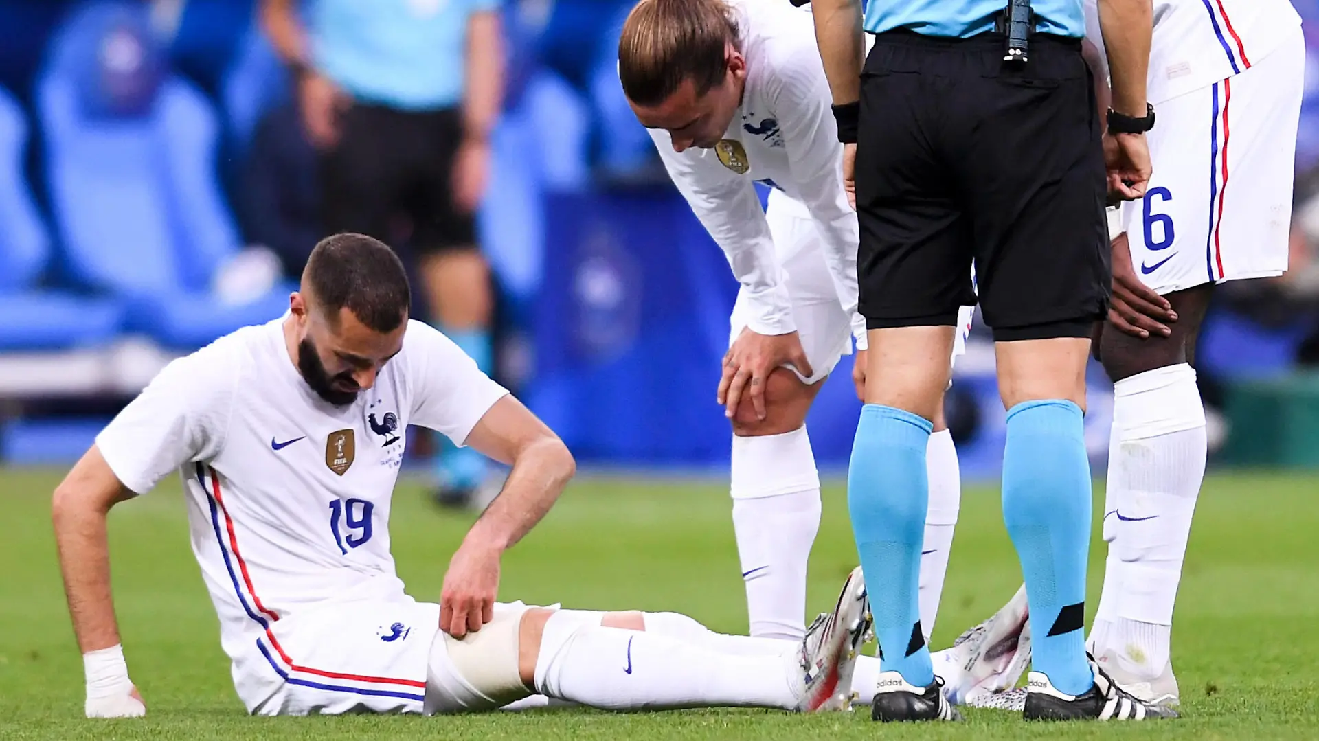 19 KARIM BENZEMA FRA - BLESSURE - DECEPTION - FAIR PLAY FOOTBALL : France vs Bulgarie - Match Amical - Preparation UEFA EURO, EM, Europameisterschaft,Fussball 2020 - 08/06/2021 FEP/Panoramic PUBLICATIONxNOTxINxFRAxITAxBEL