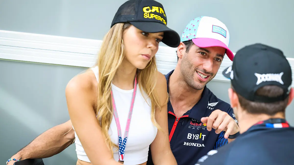 Daniel Ricciardo AUS, Oracle Red Bull Racing with his girlfriend Heidi Berger, F1 Grand Prix of Miami at Miami International Autodrome on May 6, 2023 in Miami, United States of America. Photo by HOCH ZWEI Miami United States of America *** Daniel Ricciardo AUS, Oracle Red Bull Racing with his girlfriend Heidi Berger, F1 Grand Prix of Miami at Miami International Autodrome on May 6, 2023 in Miami, United States of America Photo by HOCH ZWEI Miami United States of America