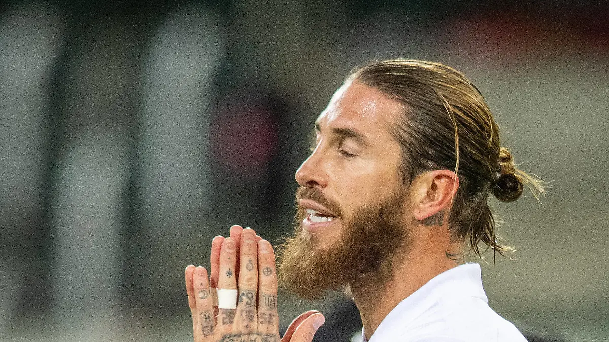Sergio Ramos Real Borussia Mönchengladbach - Real Madrid 27.10.2020, Fussball Champions, League, UEFA, 1. Bundesliga, Saison 2020/21 Foto: Moritz Müller *** Sergio Ramos Real Borussia Mönchengladbach Real Madrid 27 10 2020, Football Champions, League, UEFA, 1 Bundesliga, Season 2020 21 Photo Moritz Müller