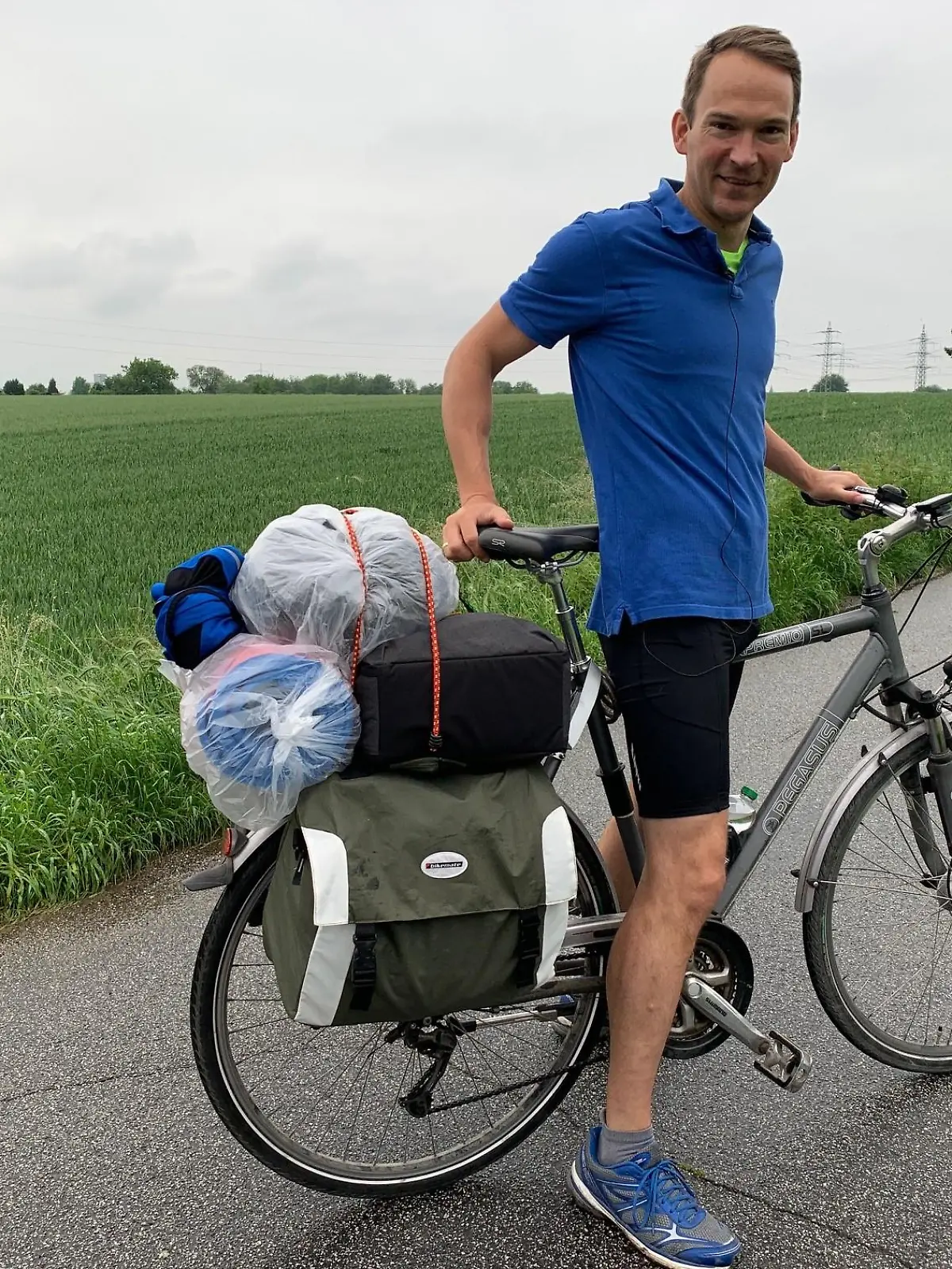 RTL-Reporter Cord Eickhoff auf dem Fahrrad