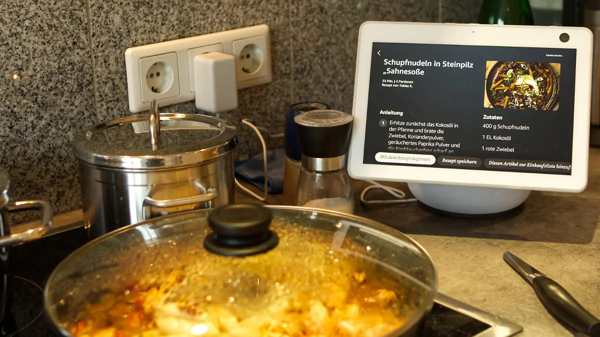 Echo Show 10 beim Einsatz in der Küche
