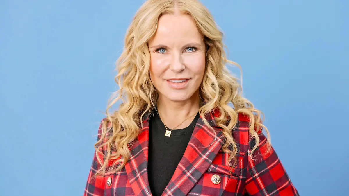 MDR - Riverboat. Moderatorin Katja Burkard anläßlich der Aufzeichnung der MDR - Talkshow Riverboat am 30.10.2019 im Studio 3 der Mediacity Leipzig. 20191030SFL0101 *** MDR Riverboat presenter Katja Burkard on the occasion of the recording of the MDR talk show Riverboat on 30 10 2019 at Studio 3 of Mediacity Leipzig 20191030SFL0101