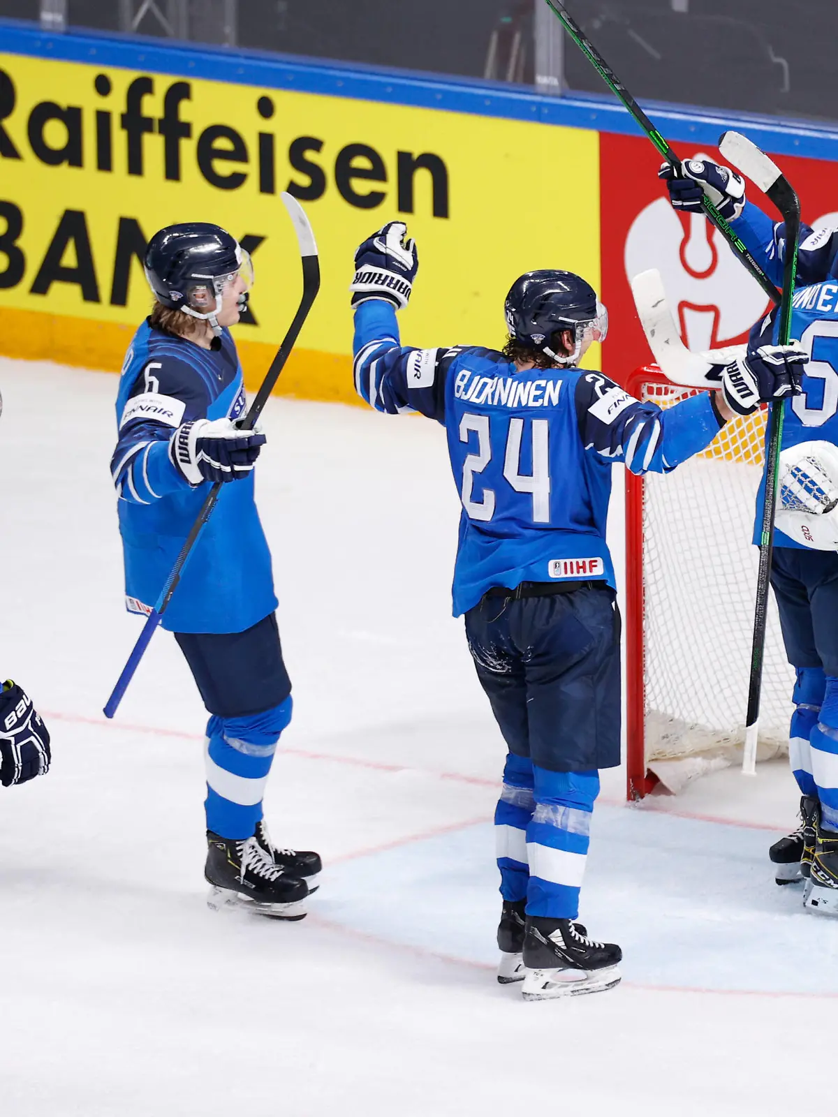  05.06.2021, Riga, Arena Riga, Semifinal USA - Canada 2021 IIHF Ice hockey, Eishockey World Championship, WM, Weltmeisterschaft , Team Finland celebrates access to the final Riga Riga Latvia *** 05 06 2021, Riga, Arena Riga, Semifinal USA Canada 2021 IIHF Ice Hockey World Championship , Team Finland celebrates access to the final Riga Riga Latvia PUBLICATIONxNOTxINxSUI Copyright: xJustPictures.ch/JarixPestelaccix