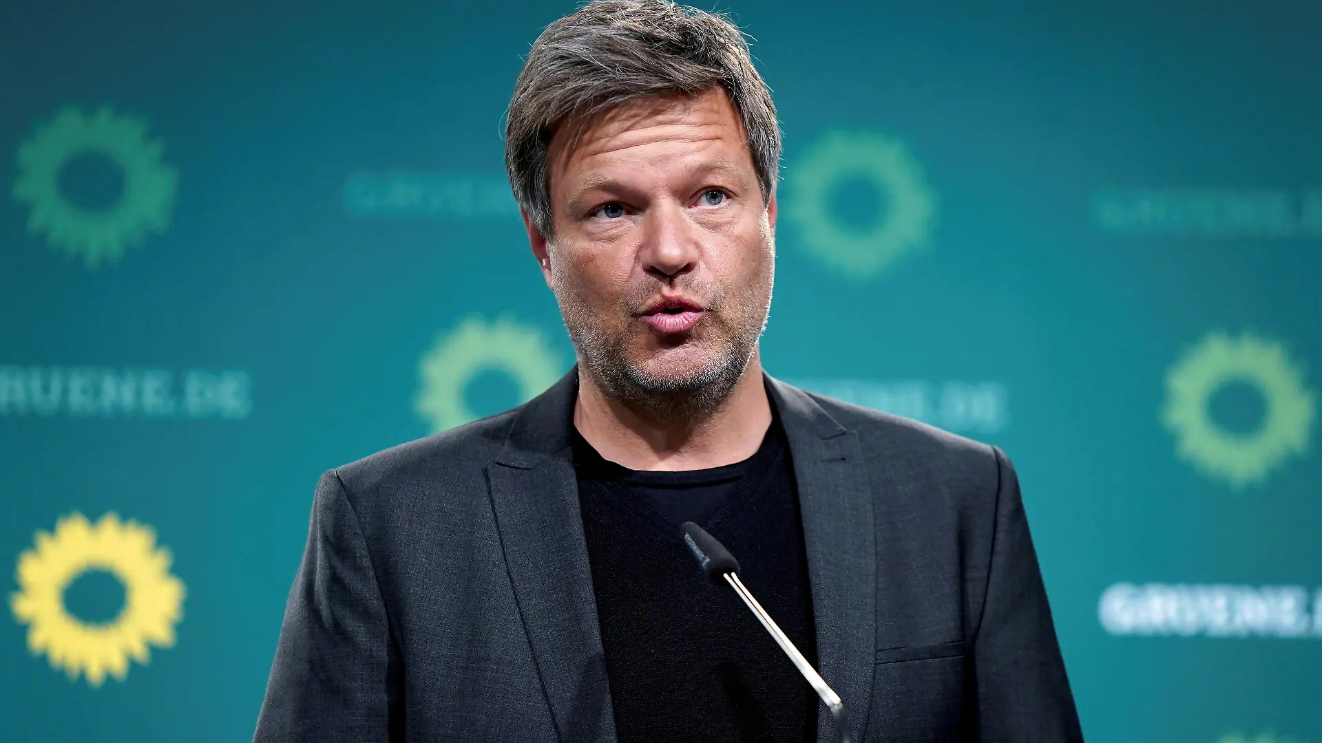 FILE PHOTO: Robert Habeck, co-chairman of the German Greens Party, addresses the media at a news conference in Berlin, Germany, May 3, 2021. Michael Sohn/Pool via REUTERS/File Photo