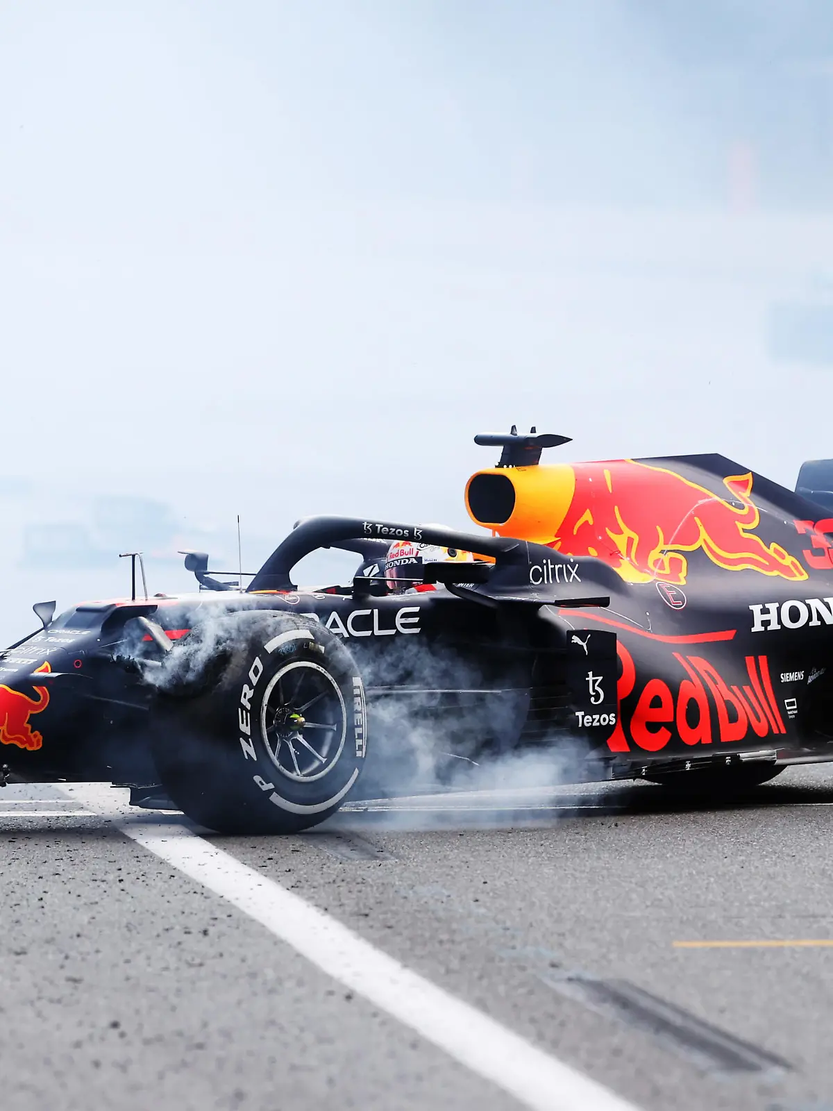 BAKU, AZERBAIJAN - JUNE 06: Max Verstappen of the Netherlands driving the (33) Red Bull Racing RB16B Honda crashes during the F1 Grand Prix of Azerbaijan at Baku City Circuit on June 06, 2021 in Baku, Azerbaijan. (Photo by Clive Rose/Getty Images)