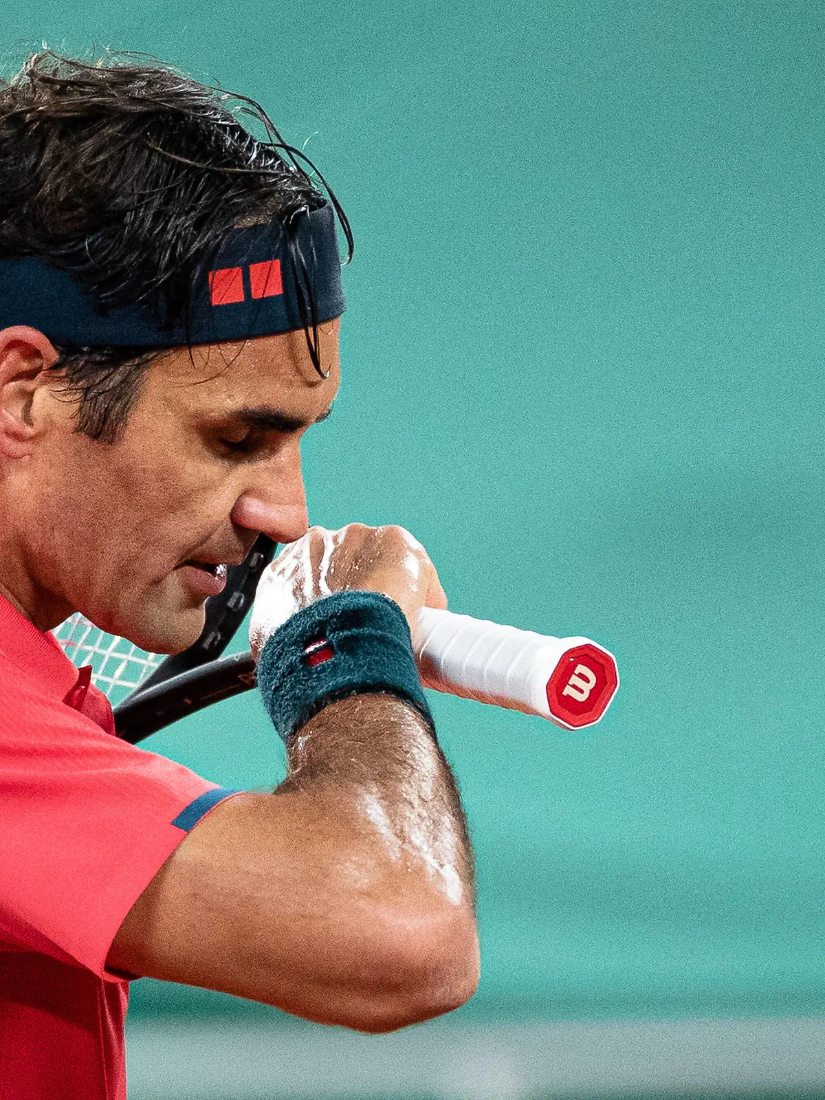 210606 -- PARIS, June 6, 2021 -- Roger Federer of Switzerland reacts during the men s singles third round match between Roger Federer of Switzerland and Dominik Koepfer of Germany at the French Open tennis tournament at Roland Garros in Paris, France, June 5, 2021. Photo by /Xinhua SPFRANCE-PARIS-TENNIS-ROLAND GARROS-FRENCH OPEN-MEN S SINGLES AurelienxMorissard PUBLICATIONxNOTxINxCHN 