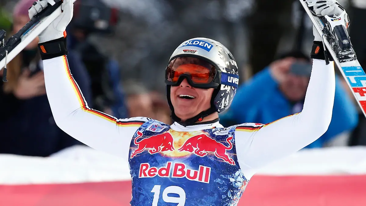 Ski alpin: Weltcup, Abfahrt, Herren, am 20.01.2018 in Kitzbühel (Österreich). Der Deutsche Thomas Dreßen jubelt hinter der Ziellinie. Foto: Giovanni Auletta/AP/dpa +++(c) dpa - Bildfunk+++