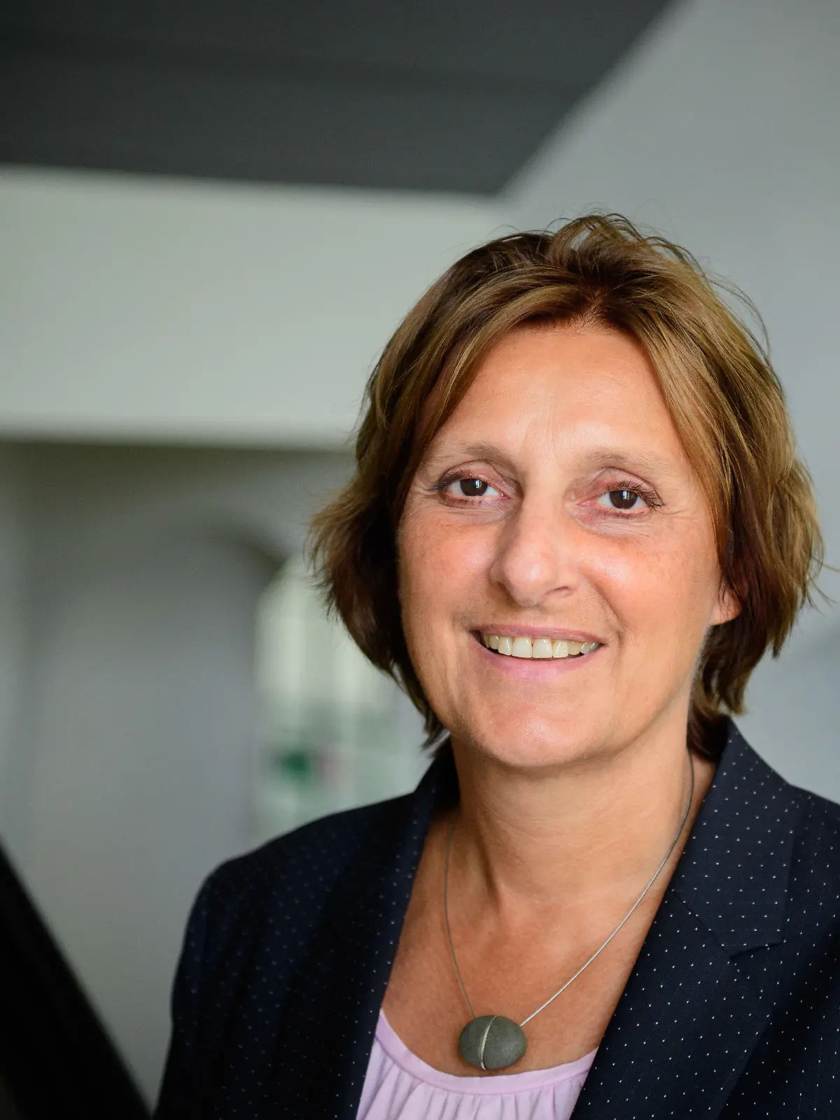ARCHIV - 04.08.2020, Brandenburg, Potsdam: Britta Ernst (SPD), Brandenburger Ministerin für Bildung, Jugend und Sport in Brandenburg. Alle Schüler sollen nach den Worten der Präsidentin der Kultusministerkonferenz noch im März wieder in die Schule gehen können. Foto: Soeren Stache/dpa-Zentralbild/dpa +++ dpa-Bildfunk +++