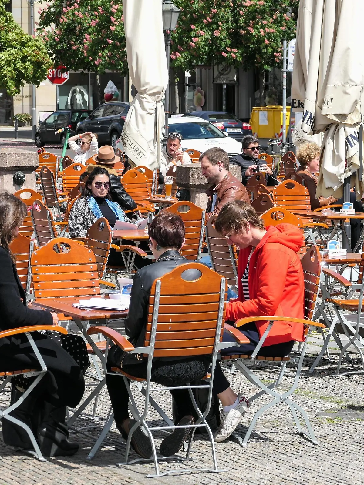  210522 -- BERLIN, May 22, 2021 -- Guests are seen at the outdoor area of a restaurant in Berlin, capital of Germany, May 21, 2021. Restaurants in Berlin are allowed to serve guests outdoors from Friday. Photo by /Xinhua GERMANY-BERLIN-COVID-19-RESTAURANTS StefanxZeitz PUBLICATIONxNOTxINxCHN