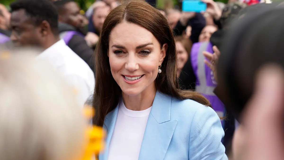 . 07/05/2023. Windsor, United Kingdom. Prince William and Kate Middleton, the Prince and Princess of Wales, visit a Coronation Big Lunch event on The Long Walk in Windsor, United Kingdom. PUBLICATIONxINxGERxSUIxAUTxHUNxONLY xPoolx/xi-Imagesx IIM-24358-0016