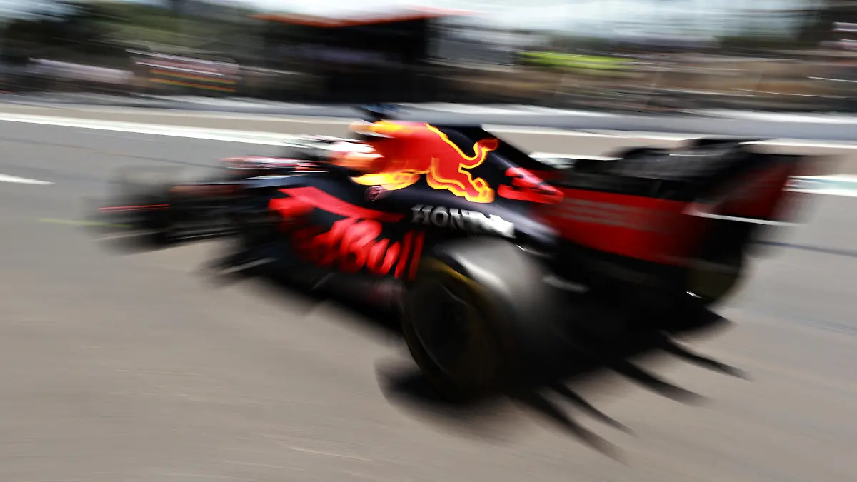BAKU, AZERBAIJAN - JUNE 04: Max Verstappen of the Netherlands driving the (33) Red Bull Racing RB16B Honda leaves the garage during practice ahead of the F1 Grand Prix of Azerbaijan at Baku City Circuit on June 04, 2021 in Baku, Azerbaijan. (Photo by Mark Thompson/Getty Images)